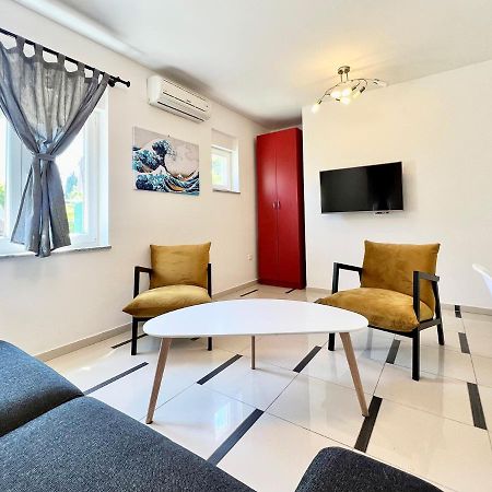 B88 Apartments - Vila Palma Sveti Filip i Jakov Luaran gambar