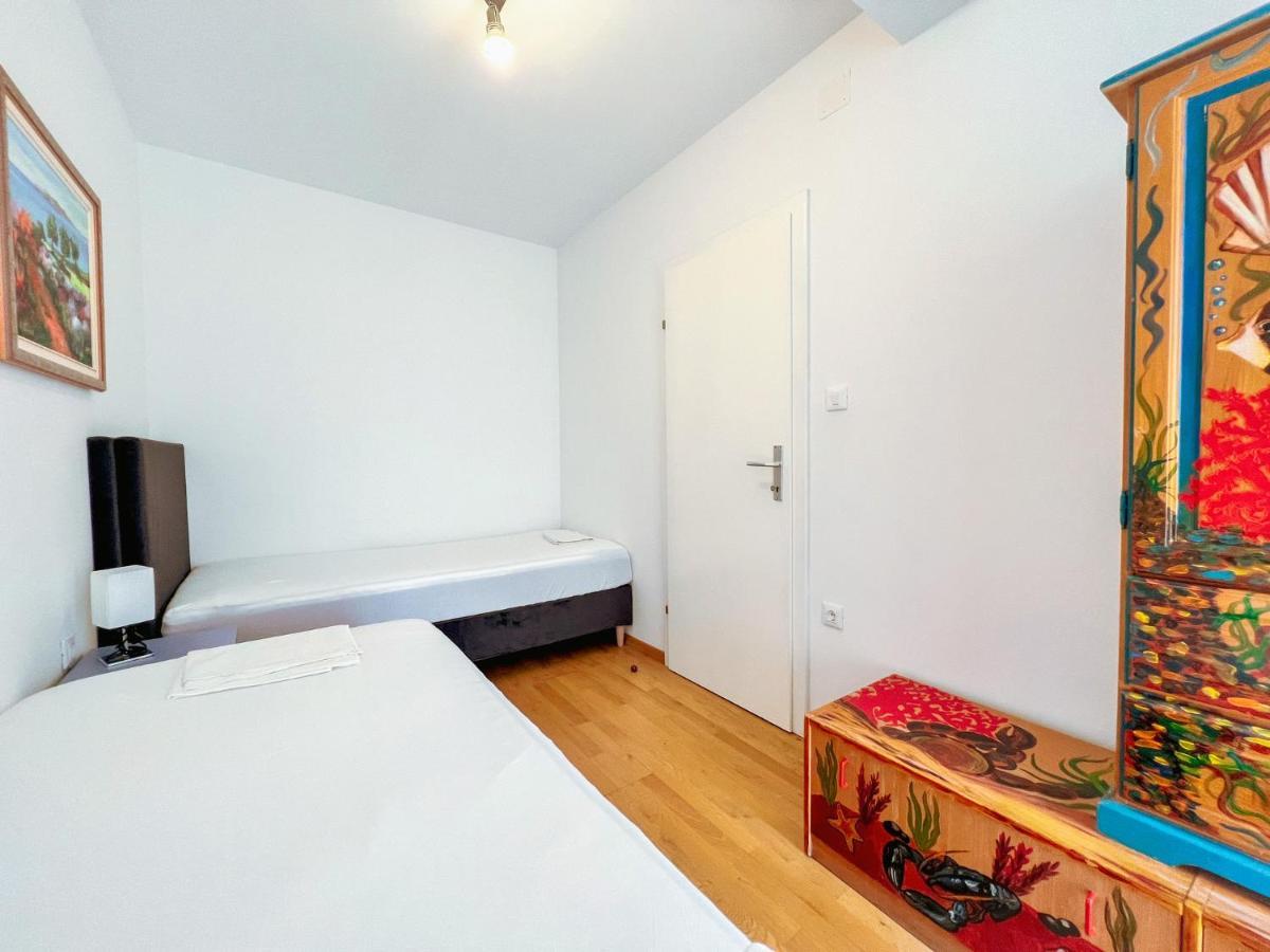 B88 Apartments - Vila Palma Sveti Filip i Jakov Luaran gambar
