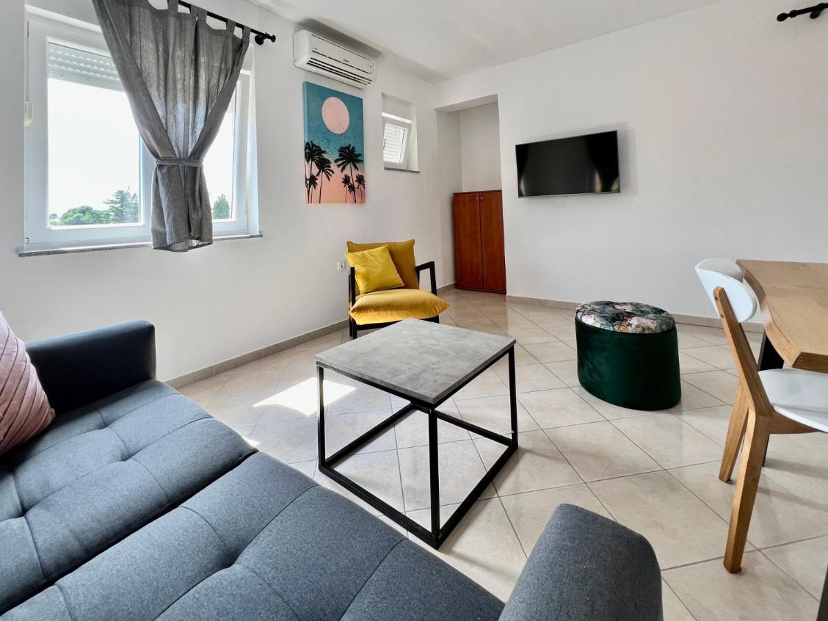 B88 Apartments - Vila Palma Sveti Filip i Jakov Luaran gambar