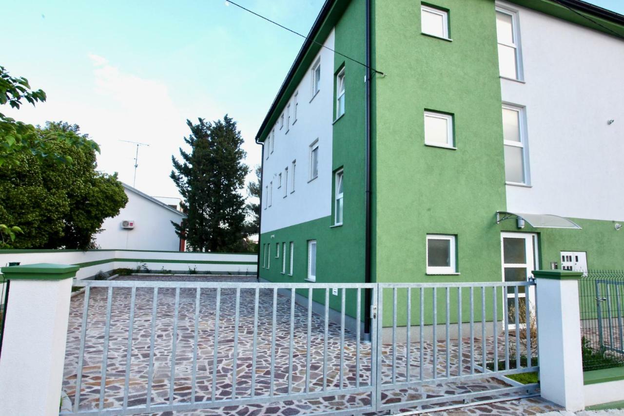 B88 Apartments - Vila Palma Sveti Filip i Jakov Luaran gambar
