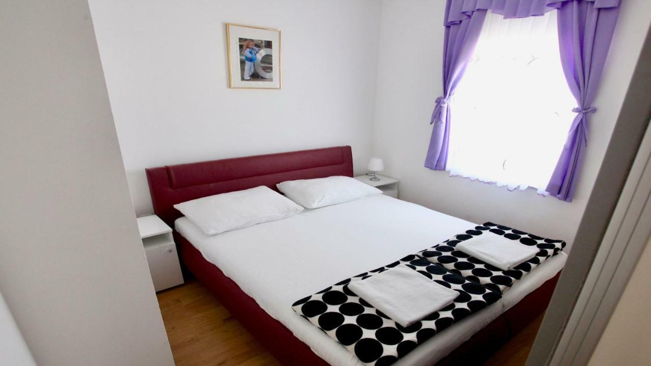 B88 Apartments - Vila Palma Sveti Filip i Jakov Luaran gambar