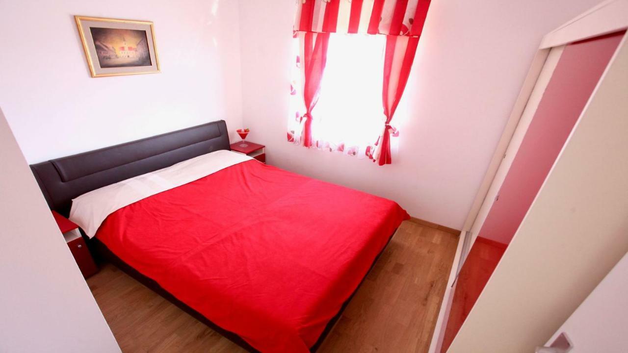 B88 Apartments - Vila Palma Sveti Filip i Jakov Luaran gambar