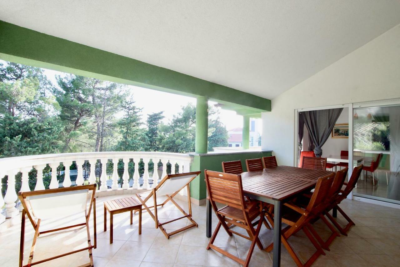 B88 Apartments - Vila Palma Sveti Filip i Jakov Luaran gambar