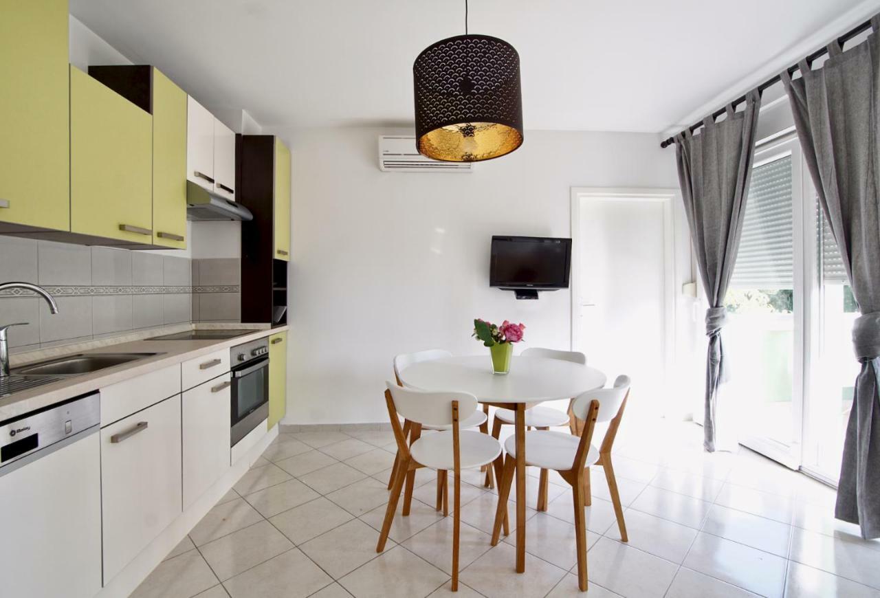 B88 Apartments - Vila Palma Sveti Filip i Jakov Luaran gambar