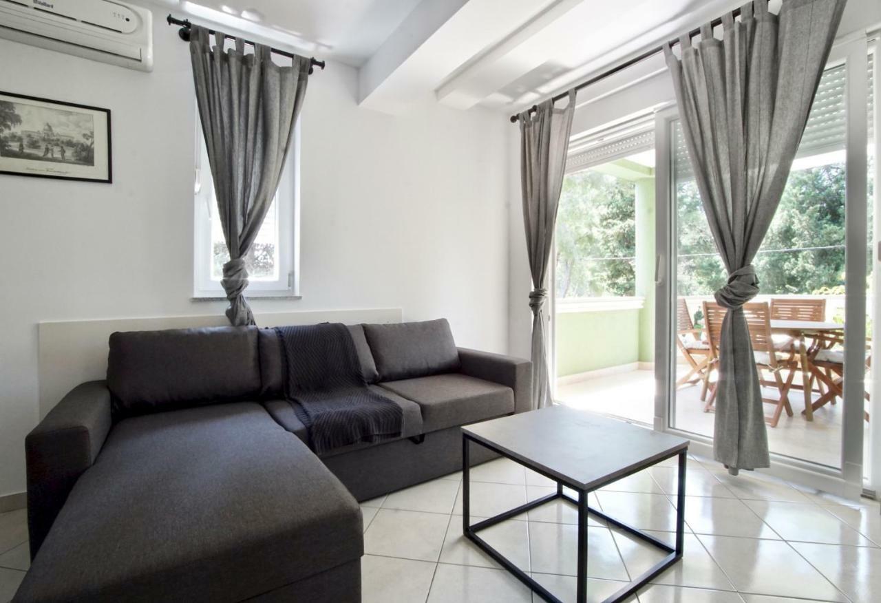 B88 Apartments - Vila Palma Sveti Filip i Jakov Luaran gambar