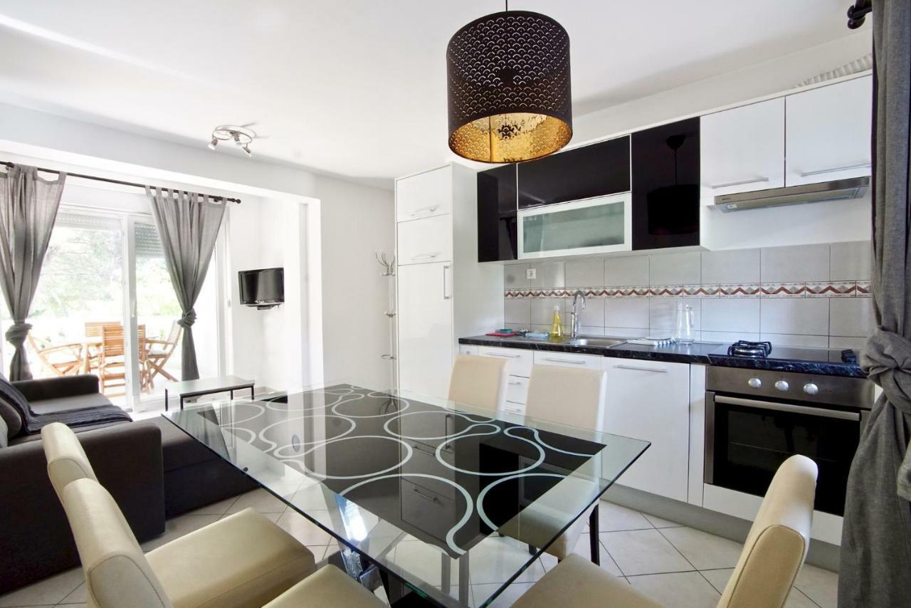 B88 Apartments - Vila Palma Sveti Filip i Jakov Luaran gambar