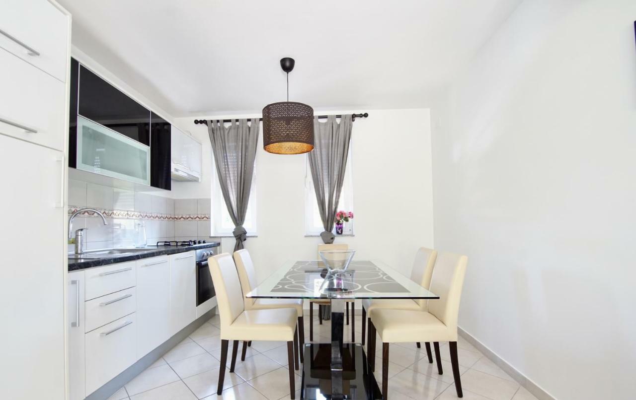 B88 Apartments - Vila Palma Sveti Filip i Jakov Luaran gambar