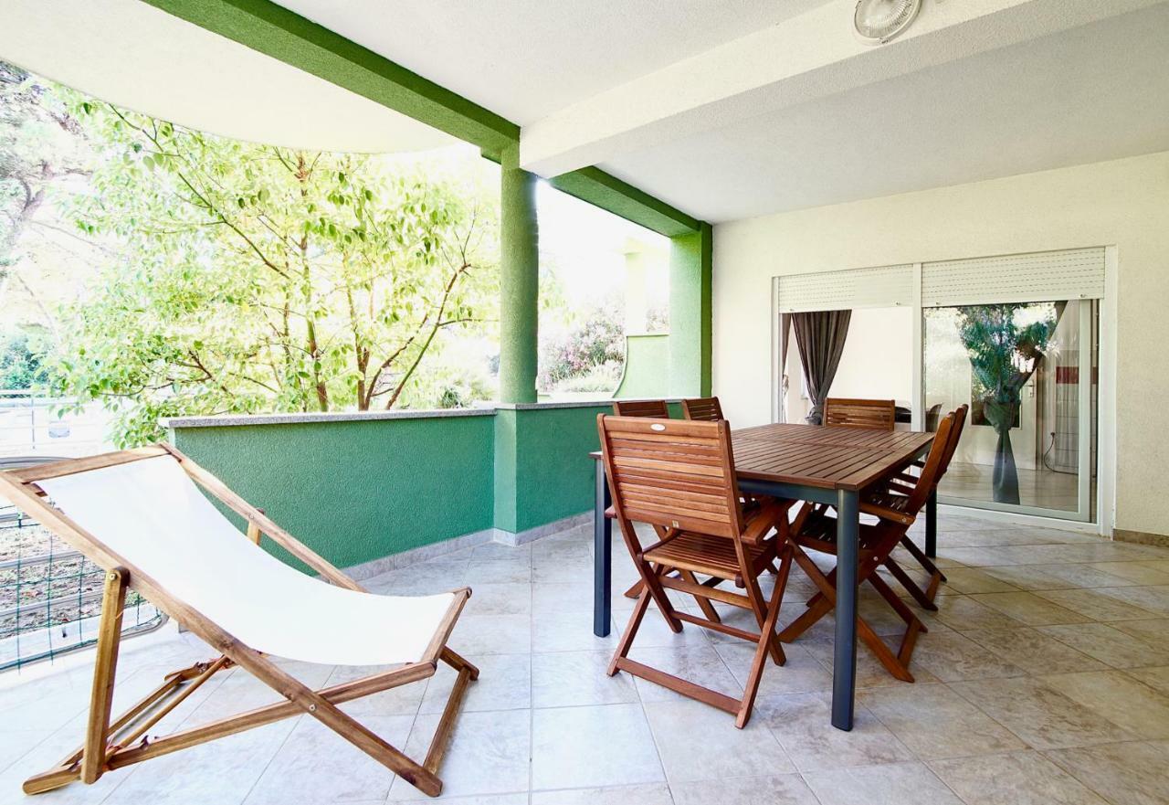 B88 Apartments - Vila Palma Sveti Filip i Jakov Luaran gambar
