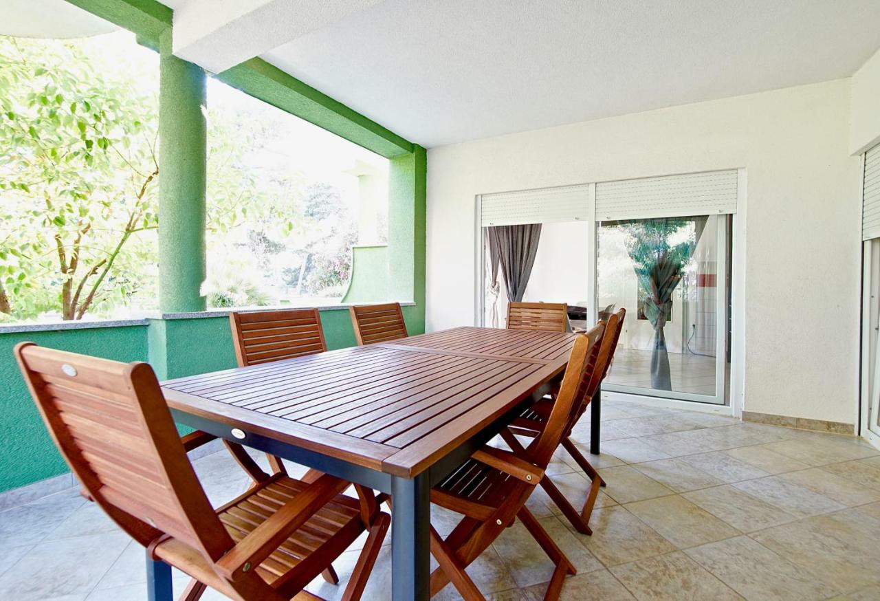 B88 Apartments - Vila Palma Sveti Filip i Jakov Luaran gambar